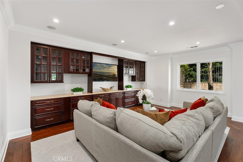 8684 Via Santa Cruz Avenue