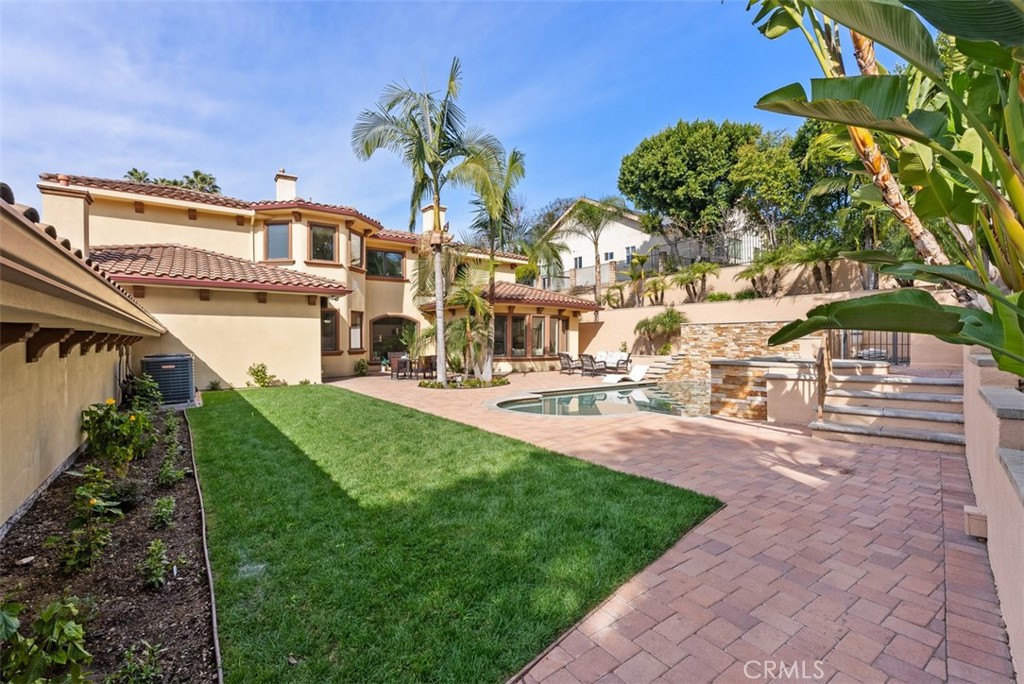 8684 Via Santa Cruz Avenue