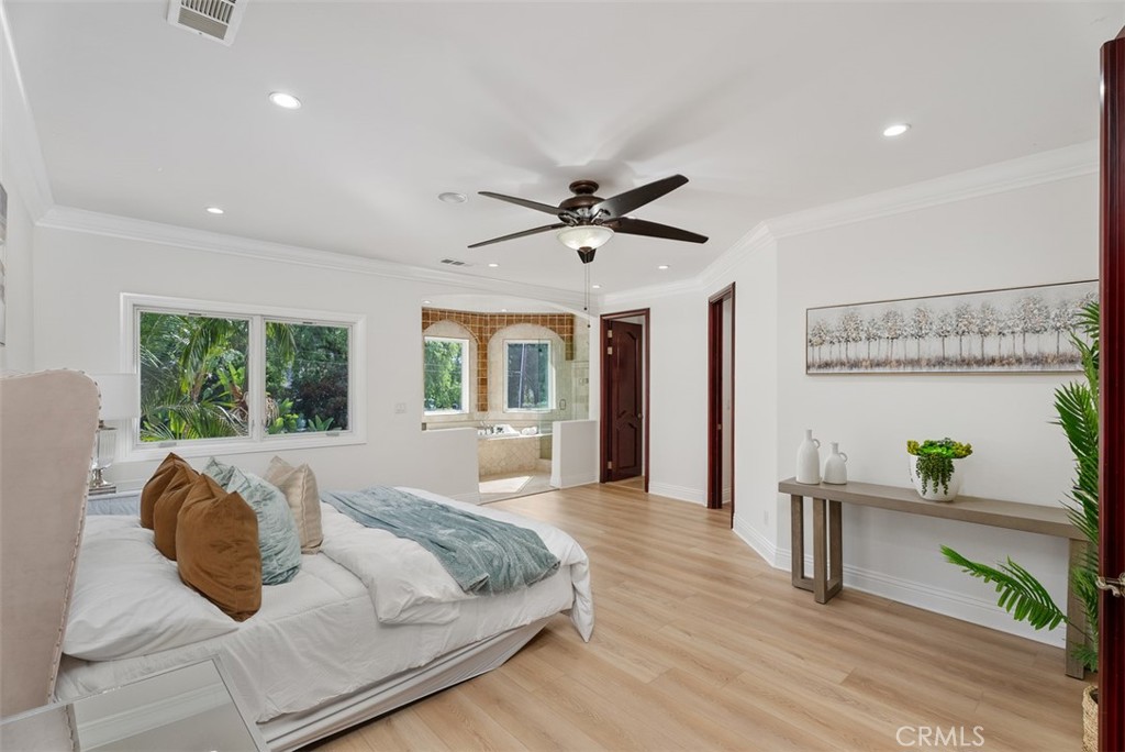 8684 Via Santa Cruz Avenue