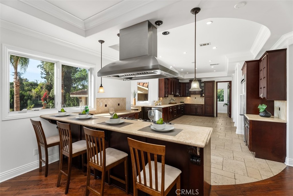 8684 Via Santa Cruz Avenue