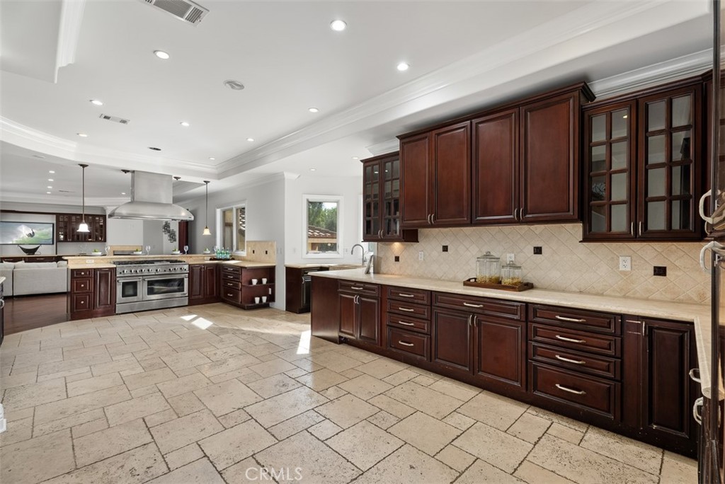 8684 Via Santa Cruz Avenue