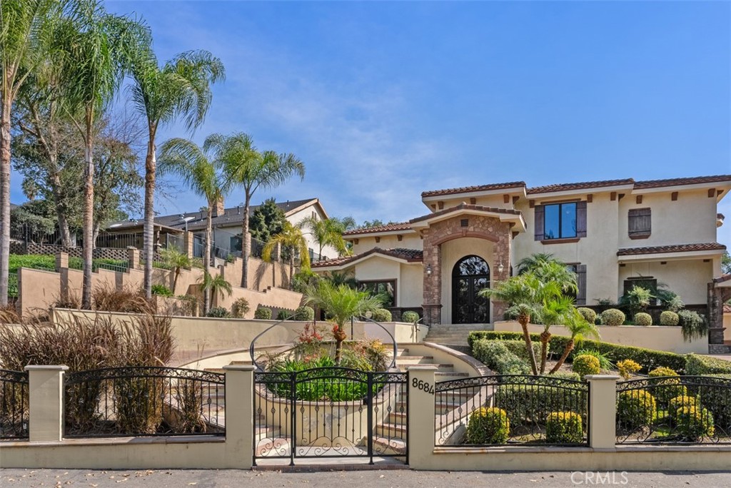 8684 Via Santa Cruz Avenue