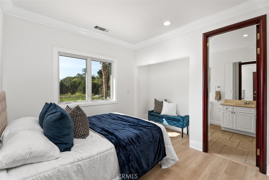 8684 Via Santa Cruz Avenue