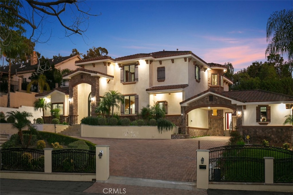 8684 Via Santa Cruz Avenue