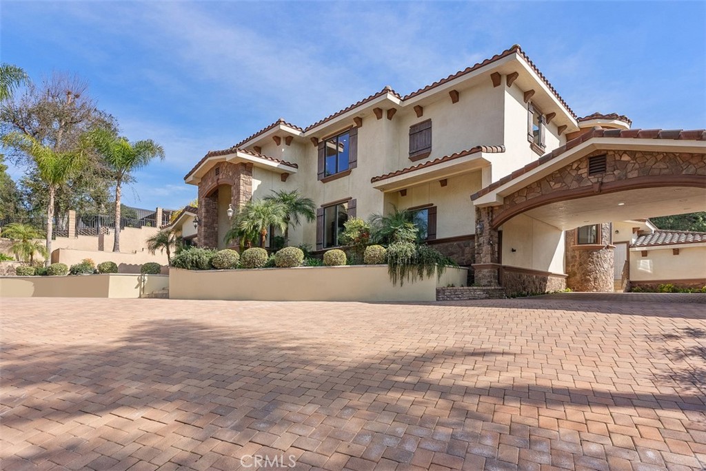 8684 Via Santa Cruz Avenue