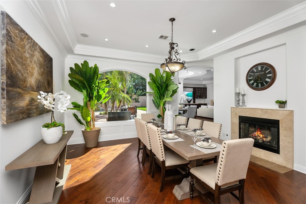 8684 Via Santa Cruz Avenue