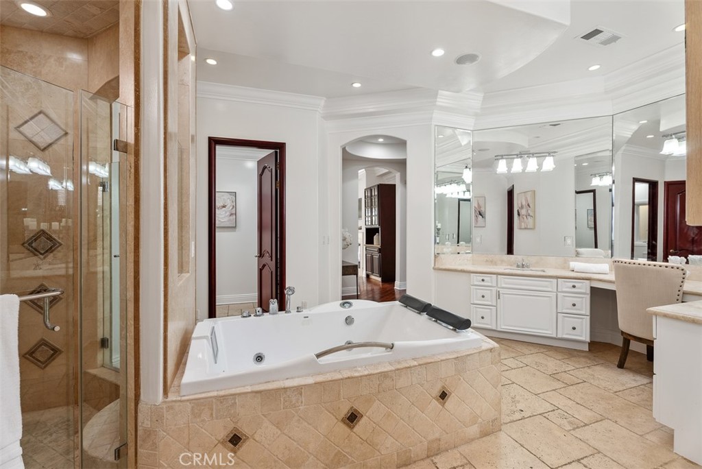 8684 Via Santa Cruz Avenue