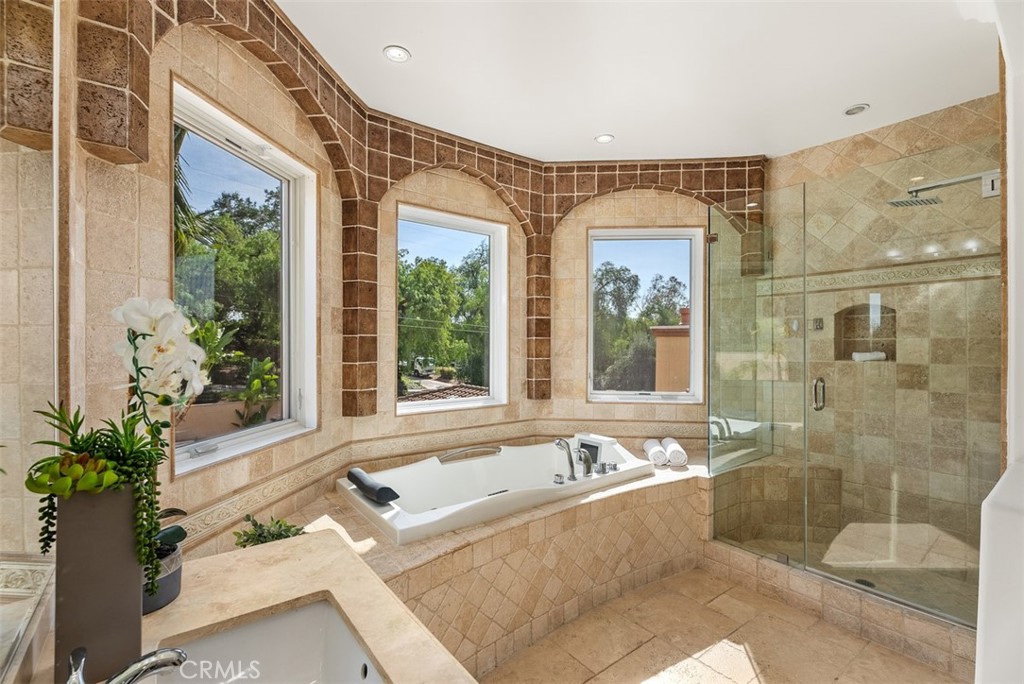 8684 Via Santa Cruz Avenue