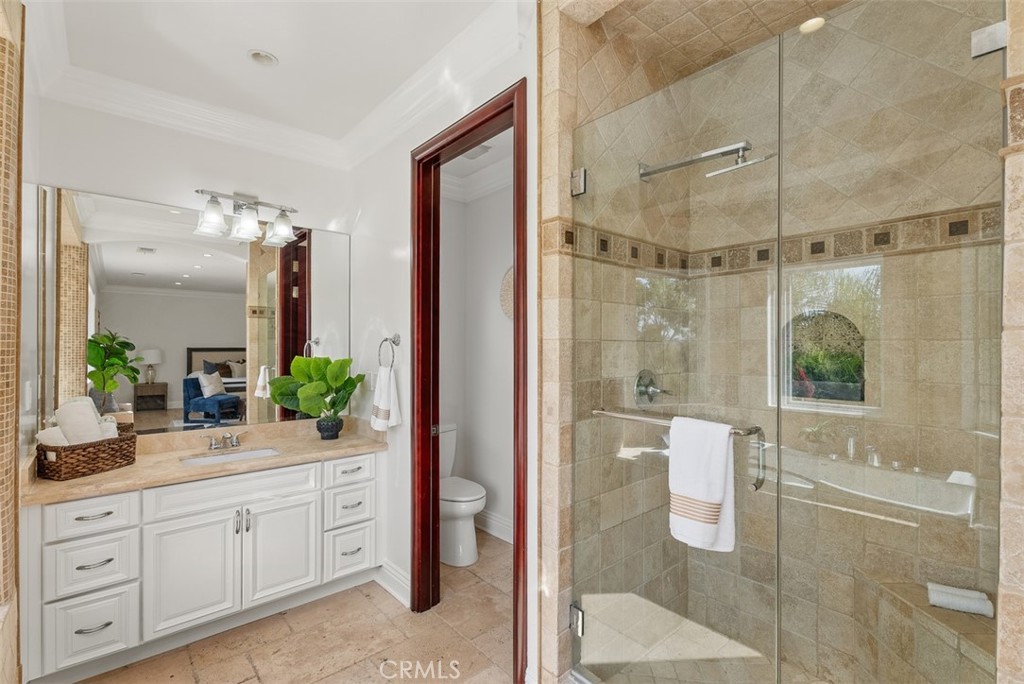 8684 Via Santa Cruz Avenue