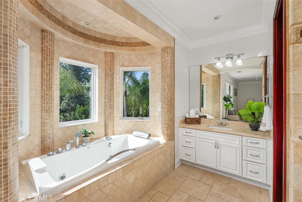 8684 Via Santa Cruz Avenue