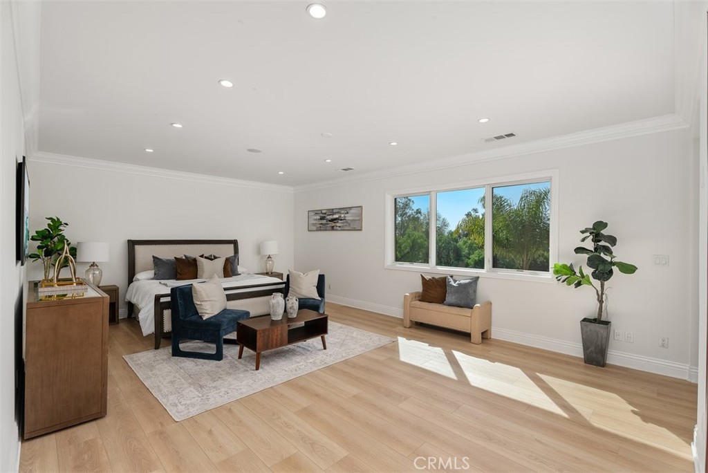 8684 Via Santa Cruz Avenue