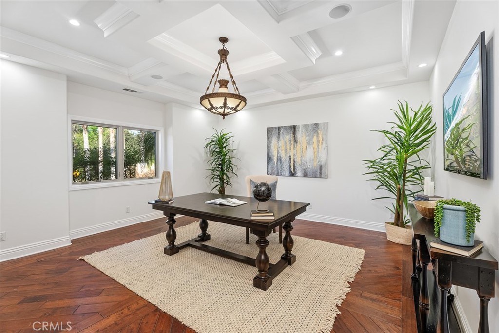 8684 Via Santa Cruz Avenue