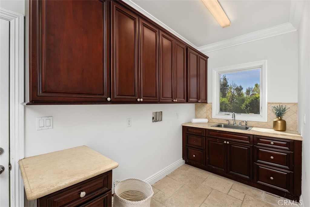 8684 Via Santa Cruz Avenue