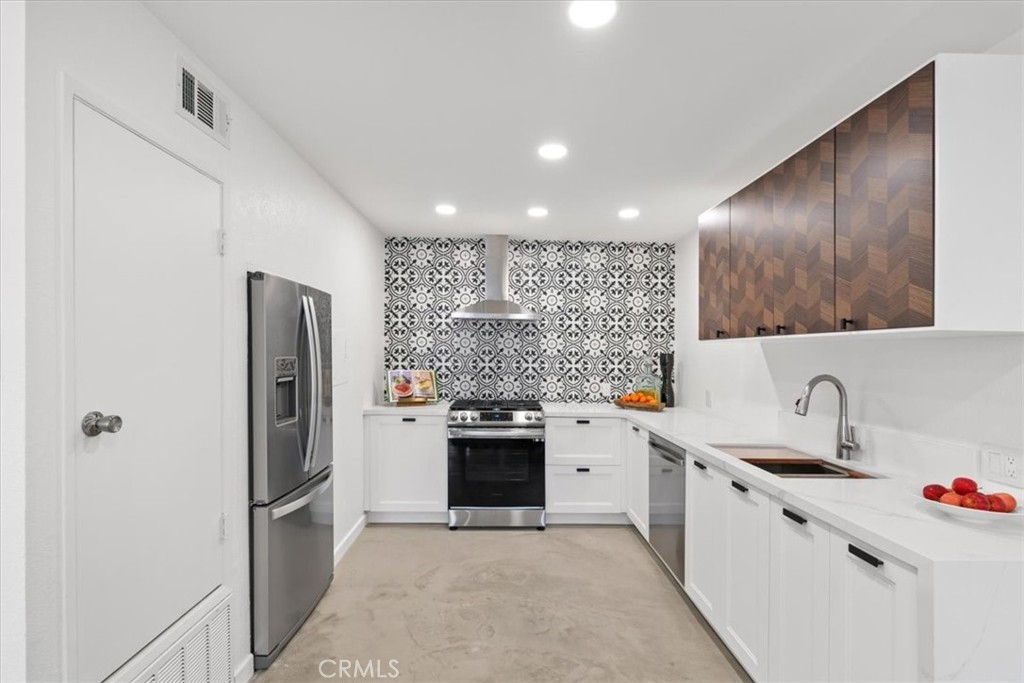 1074 N Cabrillo Park Drive D