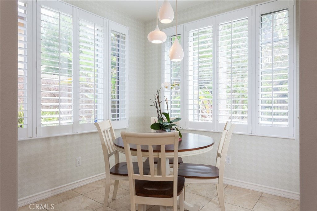 32 Rose Trellis