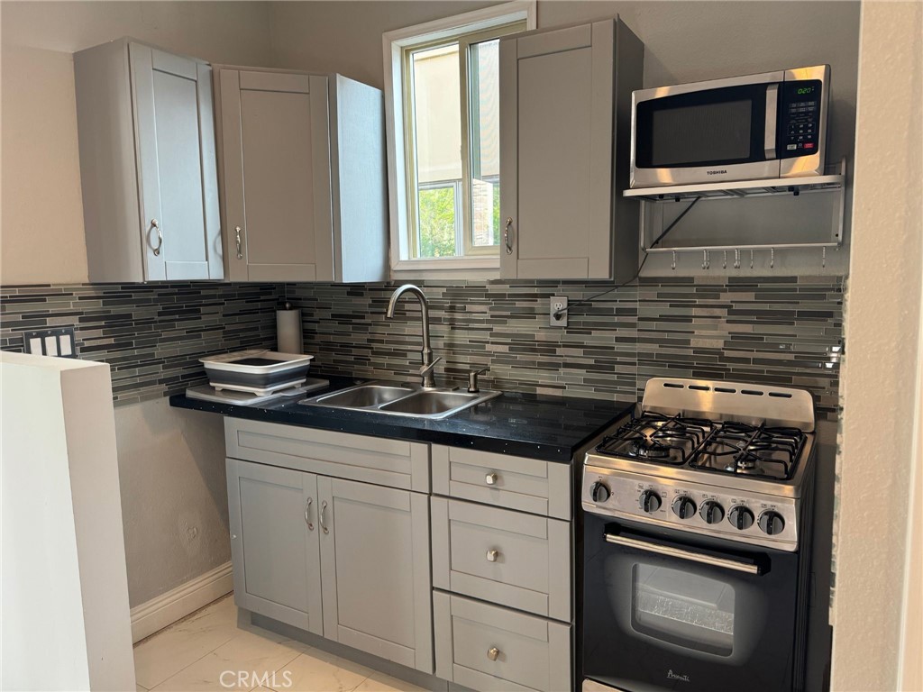 1627 Tustin Avenue B