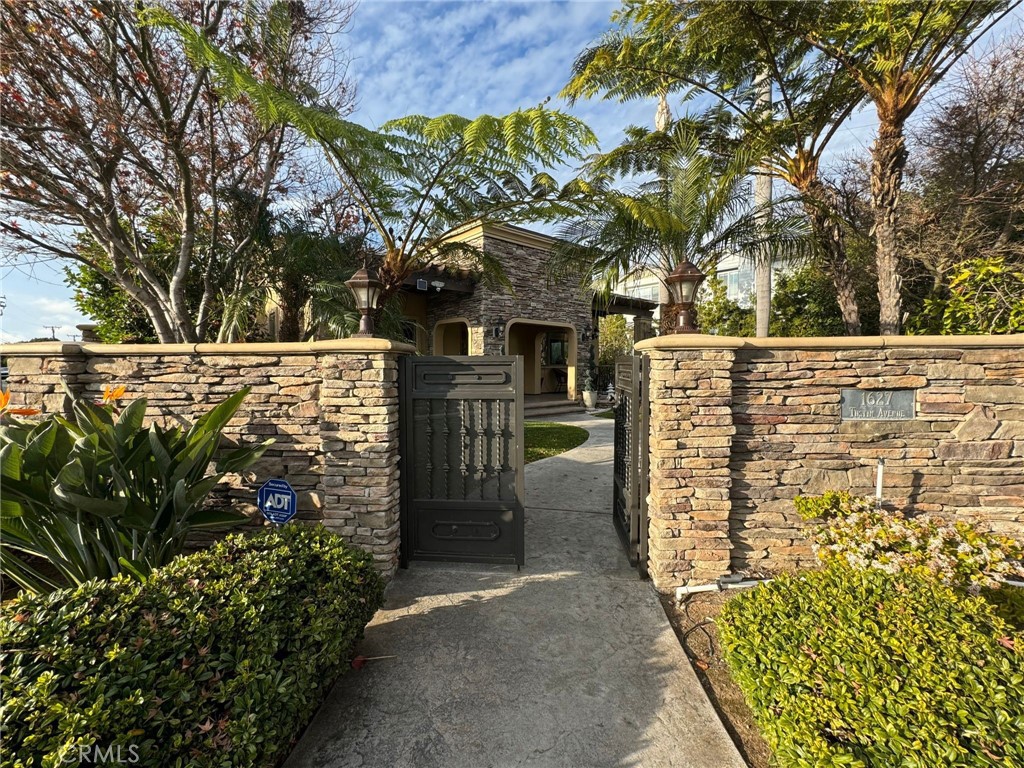 1627 Tustin Avenue B