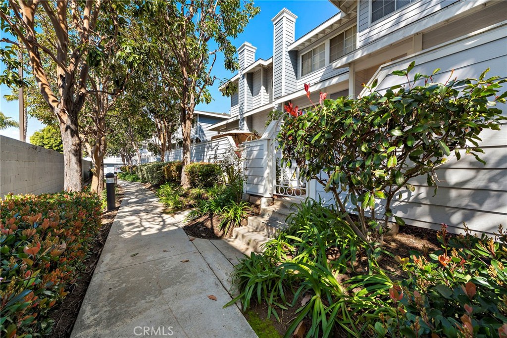 19115 Beachcrest Lane D