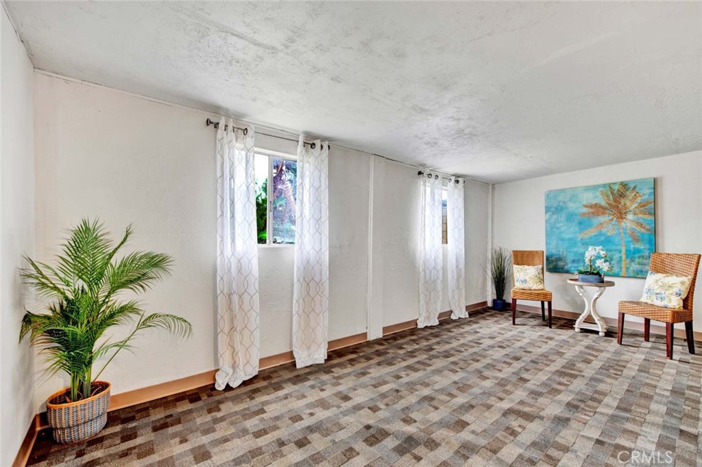 2210 W 9th Street