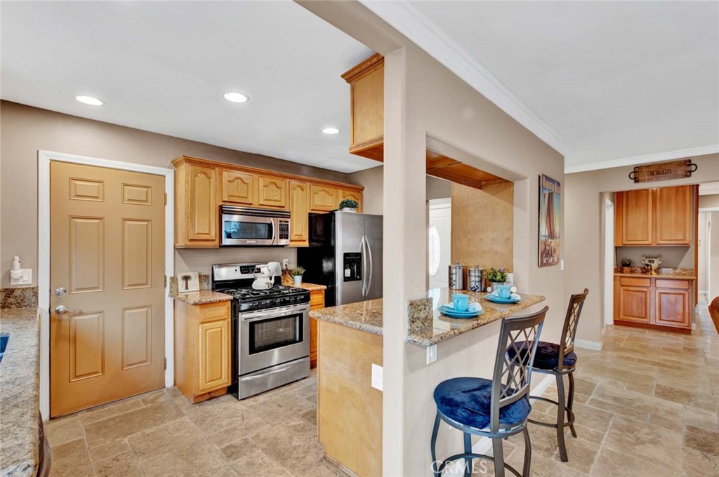 2210 W 9th Street