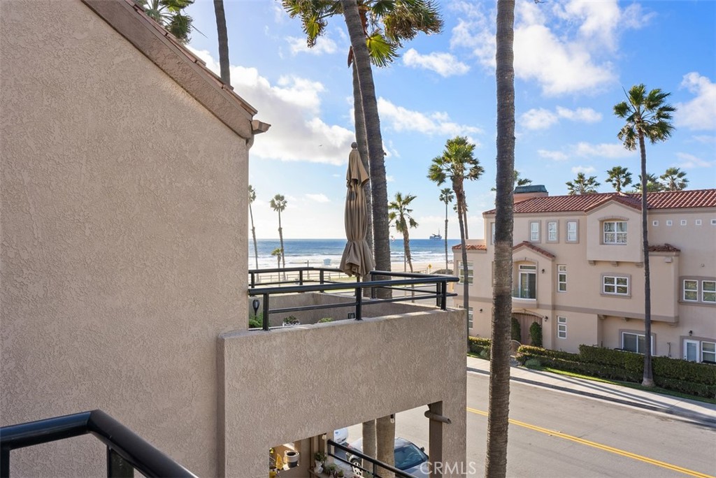 1200 Pacific Coast 321