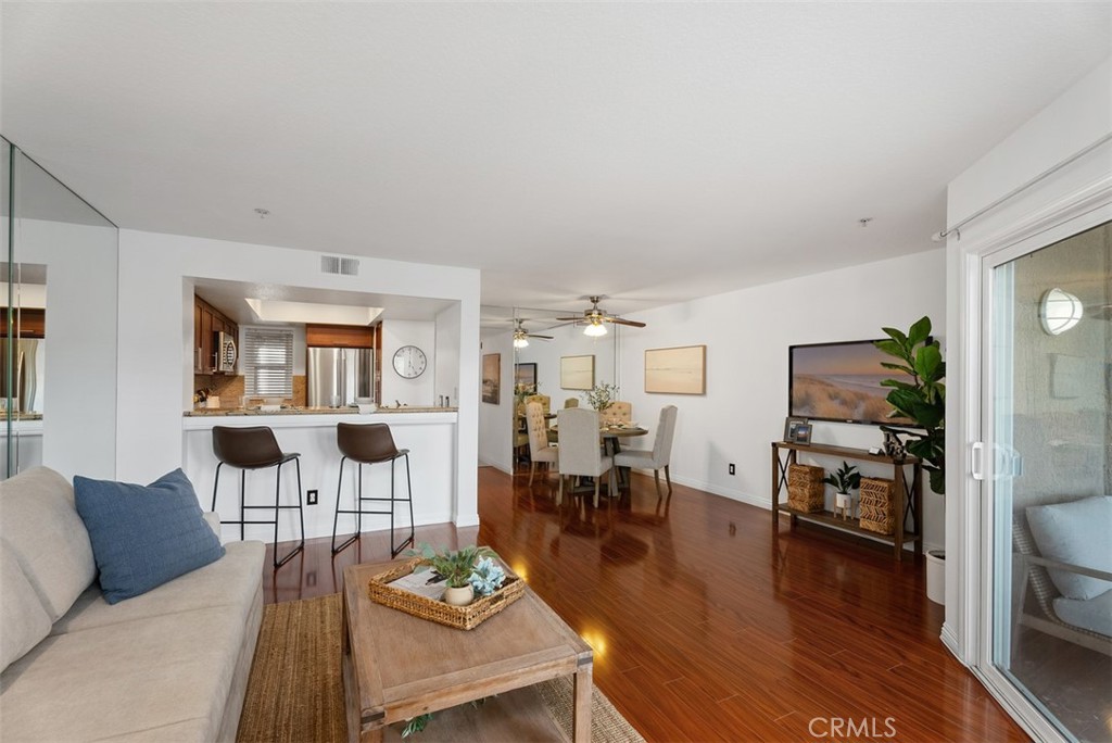 1200 Pacific Coast 321