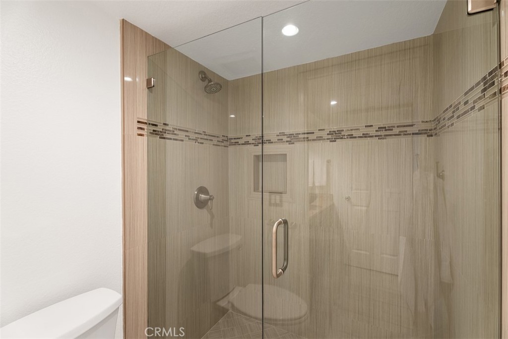 1200 Pacific Coast 321