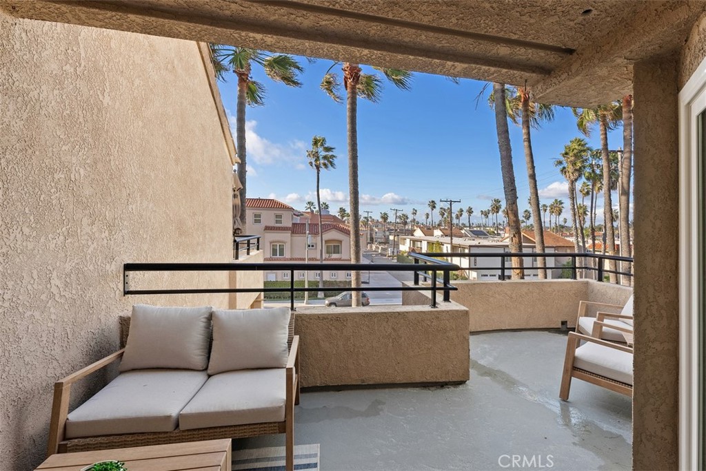 1200 Pacific Coast 321