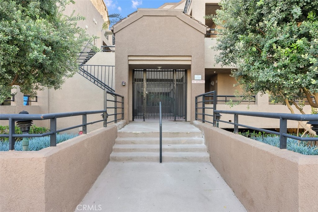 1200 Pacific Coast 321