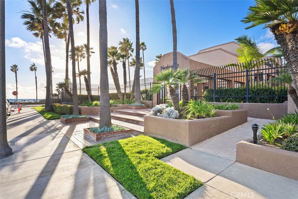 1200 Pacific Coast 321