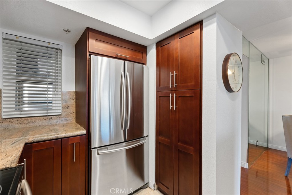 1200 Pacific Coast 321