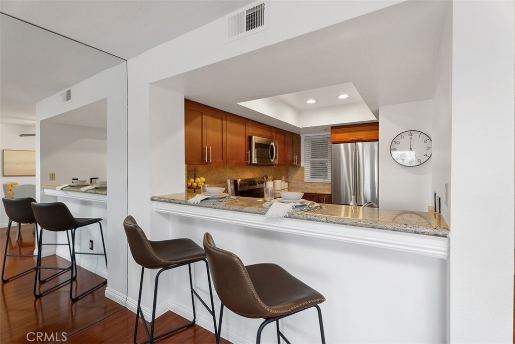 1200 Pacific Coast 321