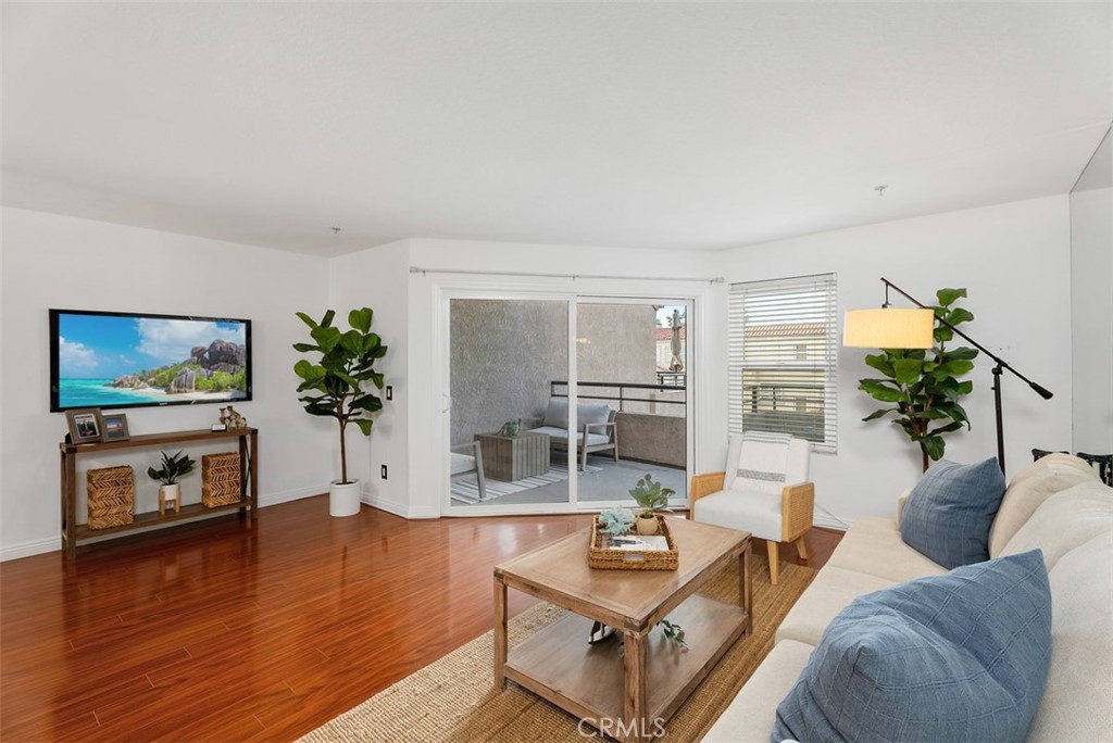 1200 Pacific Coast 321