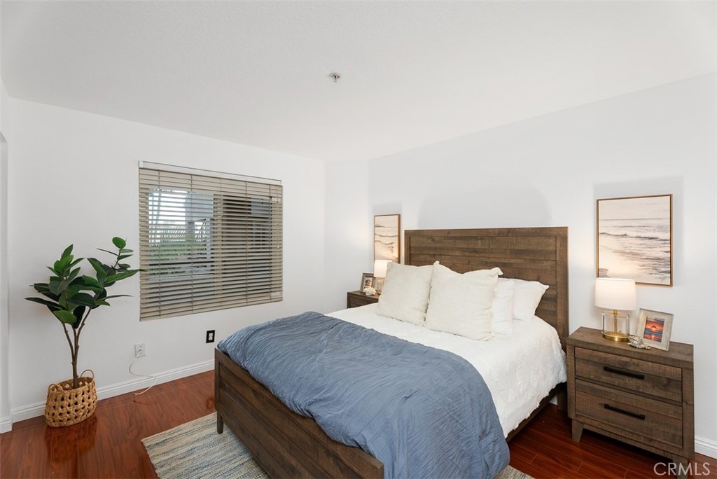 1200 Pacific Coast 321