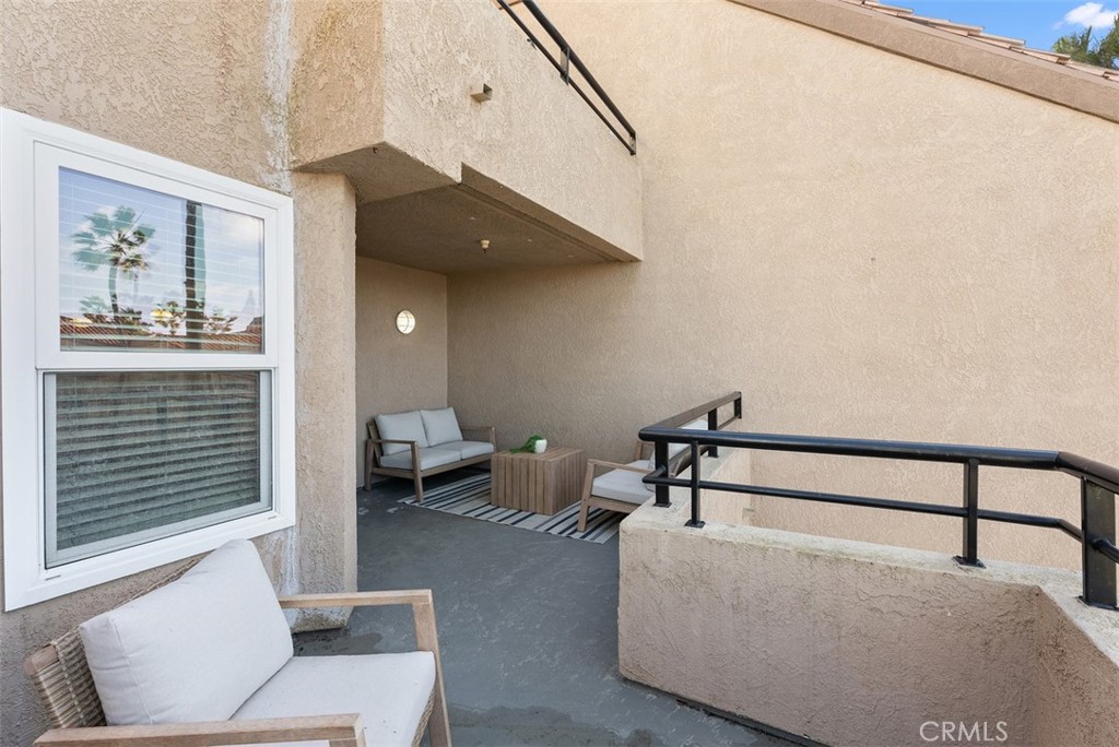 1200 Pacific Coast 321