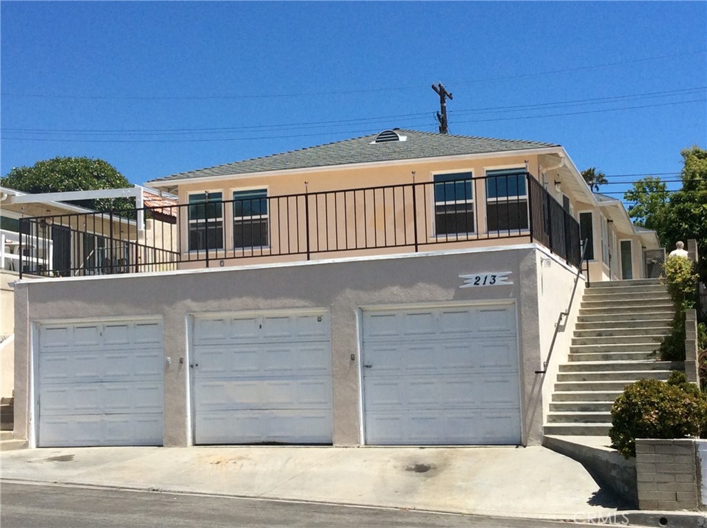 213 Avenida Granada 2