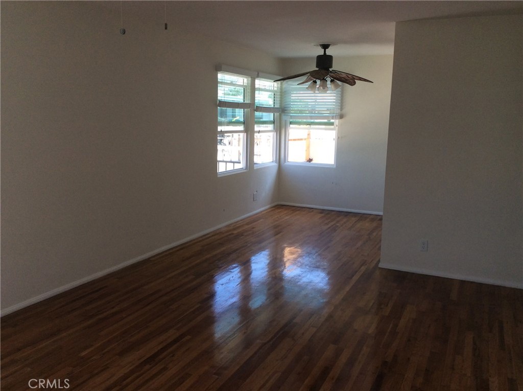 213 Avenida Granada 2