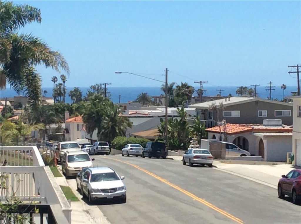 213 Avenida Granada 2