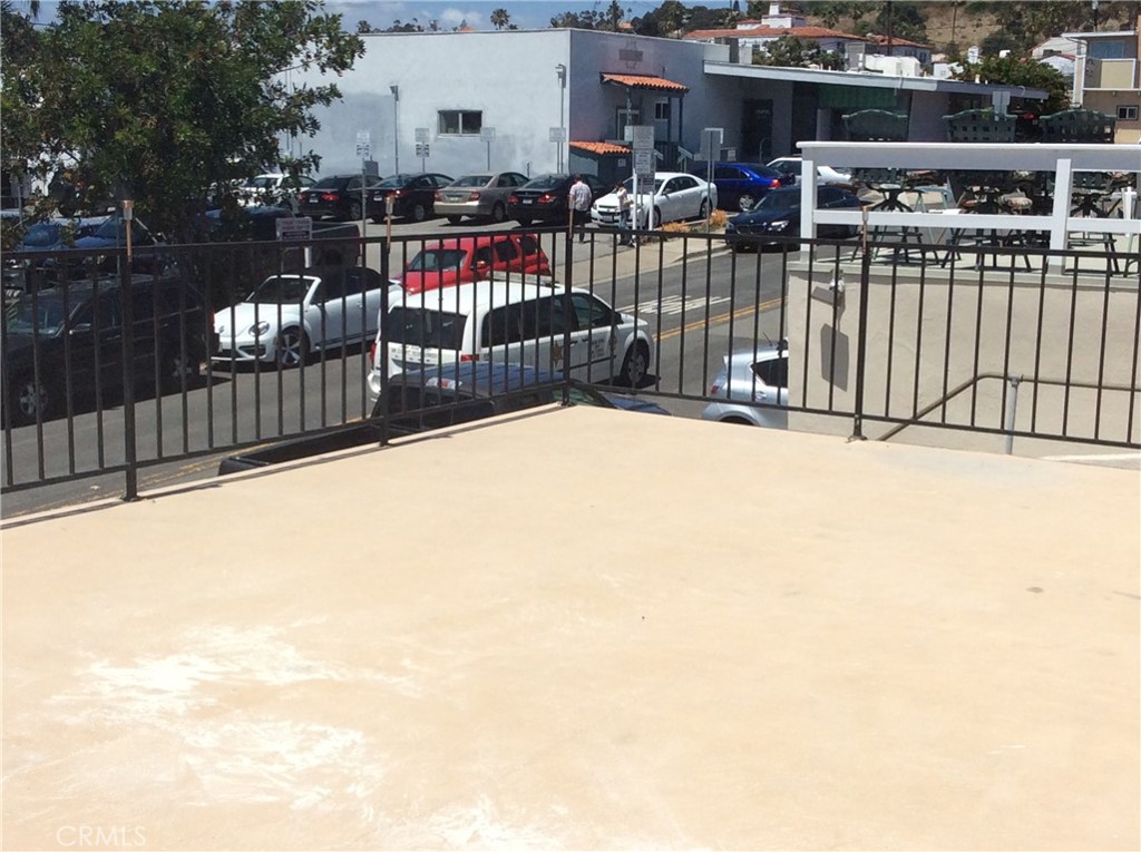 213 Avenida Granada 2