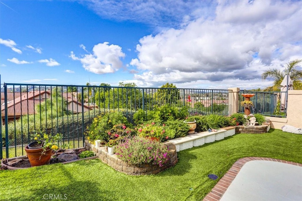 27355 Paseo La Serna