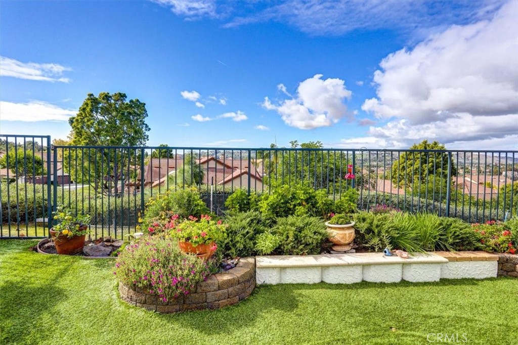 27355 Paseo La Serna