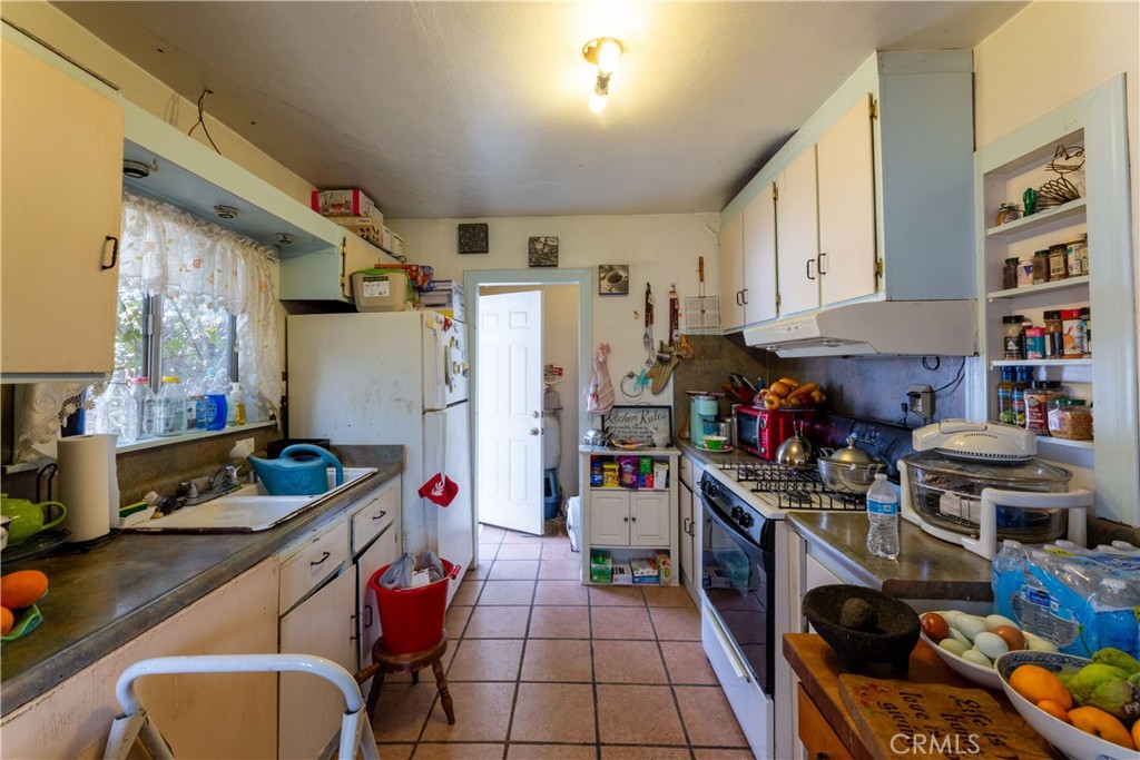 2567 E Jefferson Street