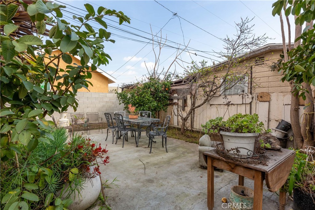 2567 E Jefferson Street