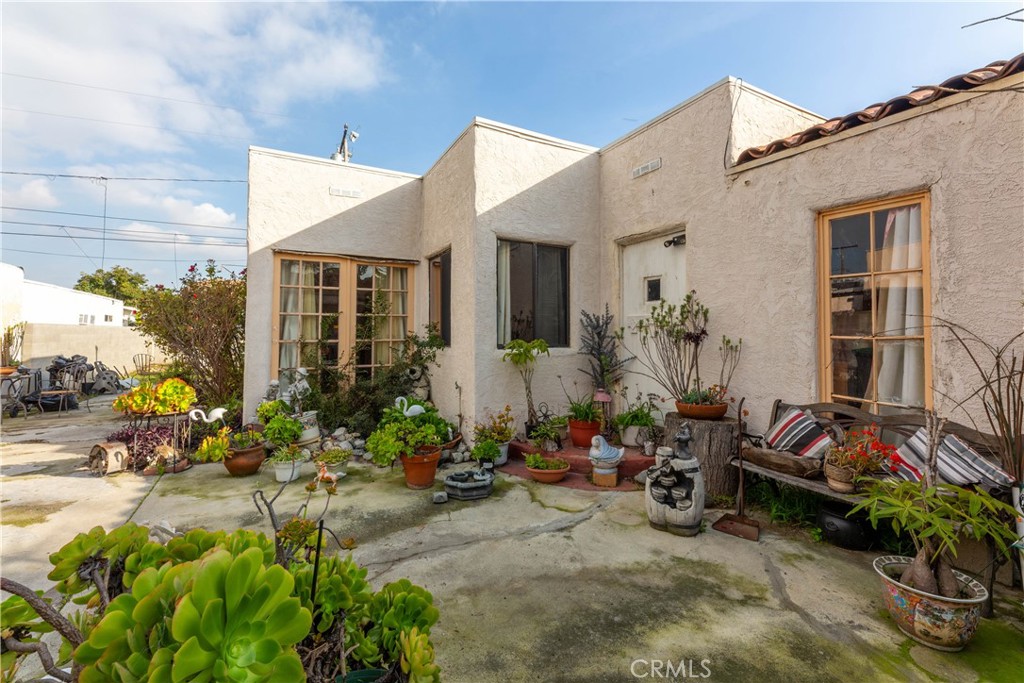 2567 E Jefferson Street