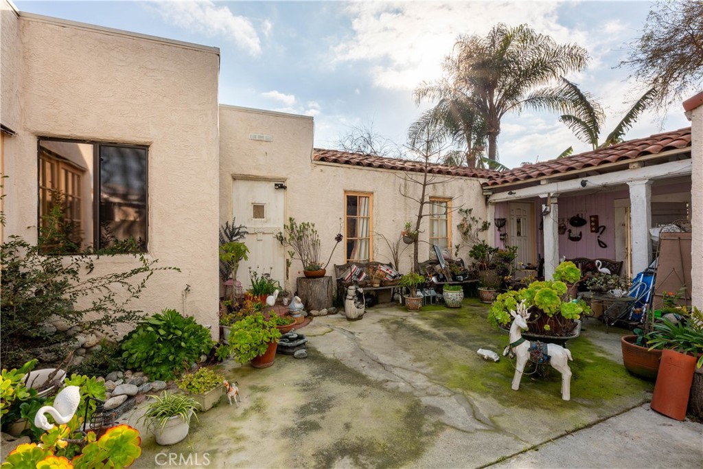 2567 E Jefferson Street