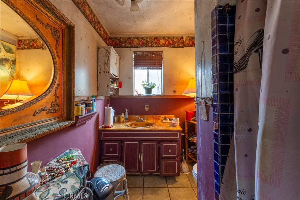 2567 E Jefferson Street