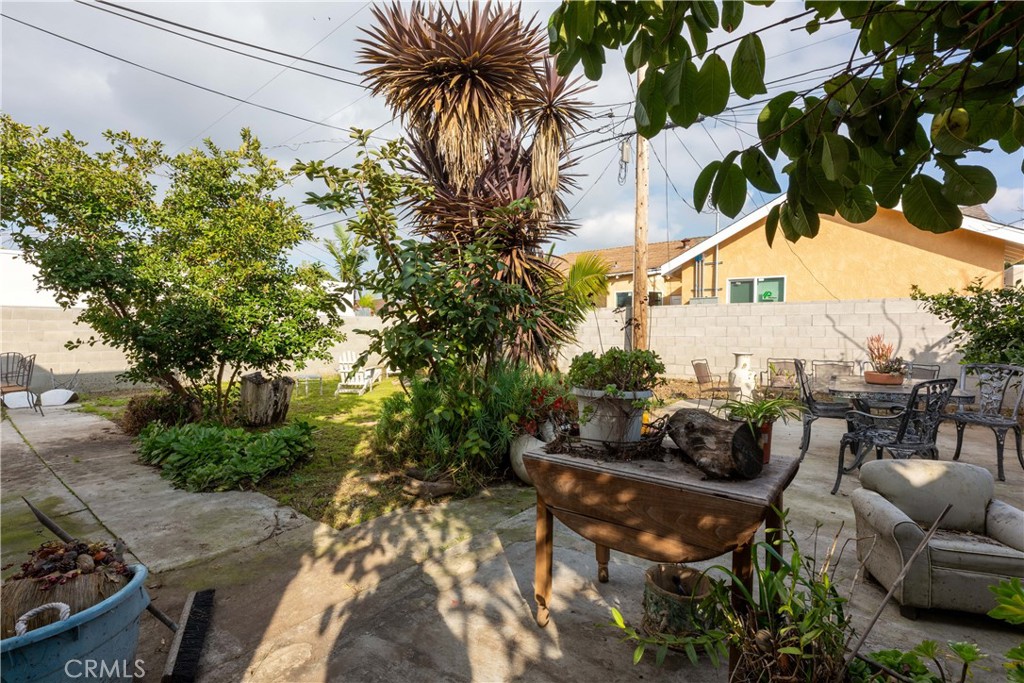 2567 E Jefferson Street