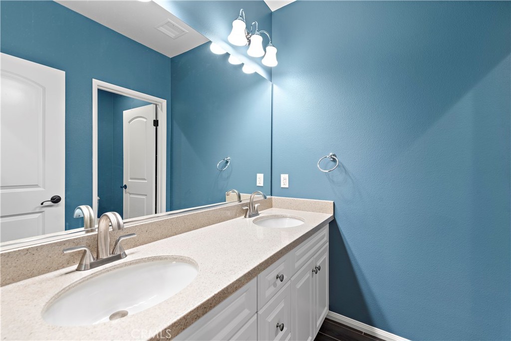 535 S Kroeger Street