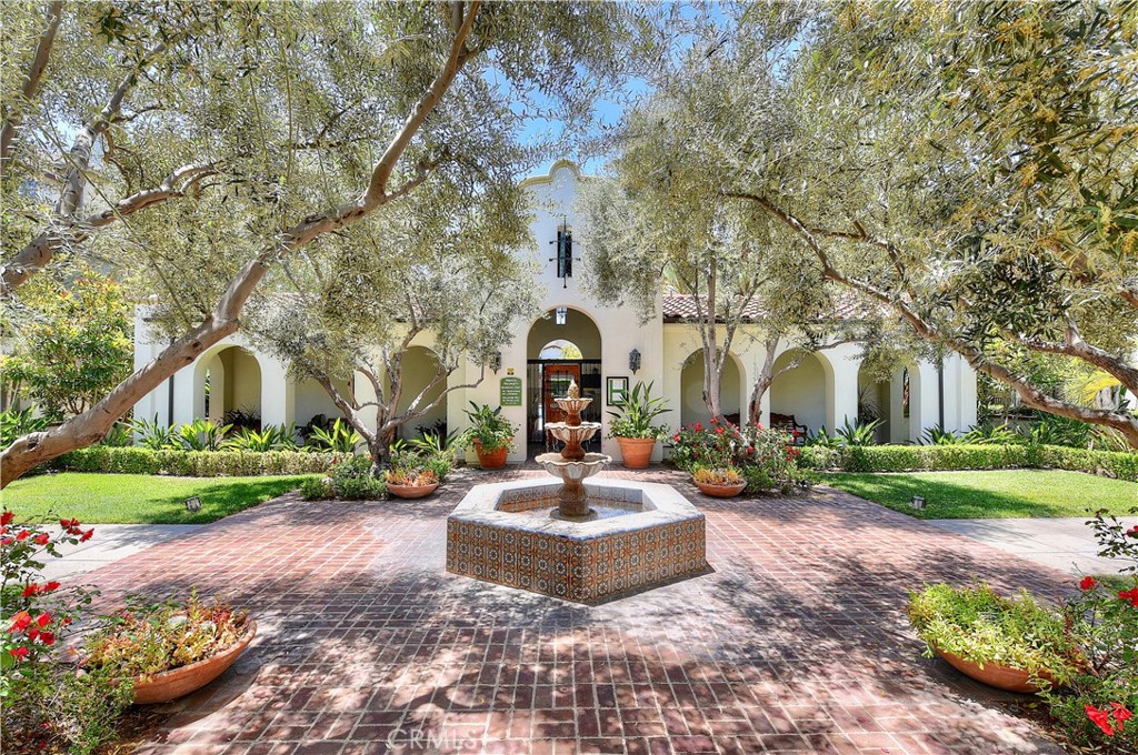 535 S Kroeger Street