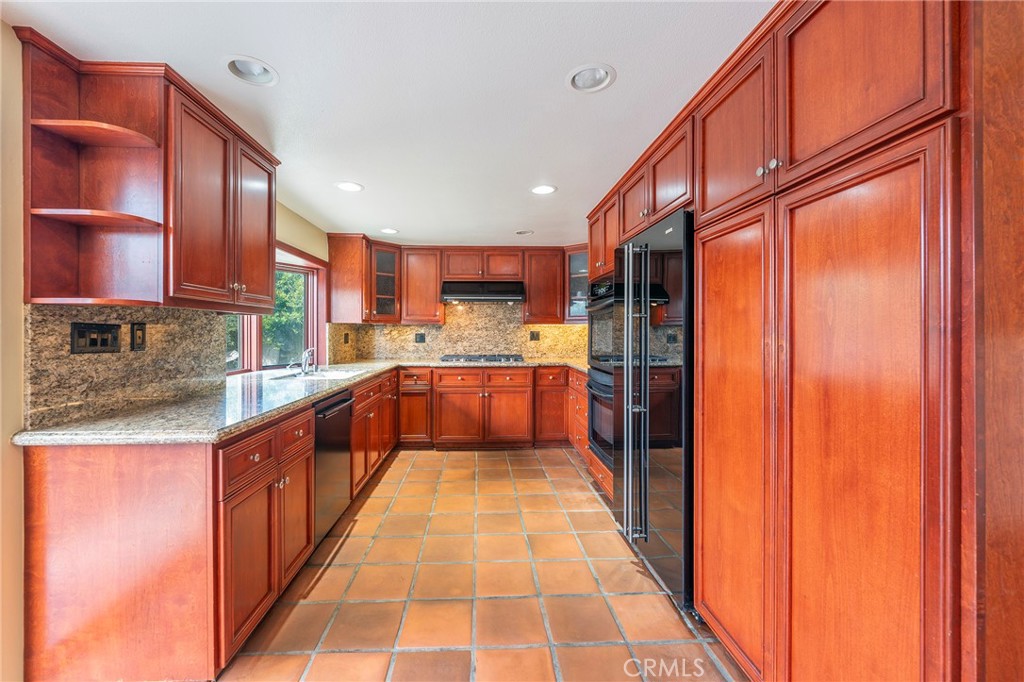 16801 SEA WITCH Lane